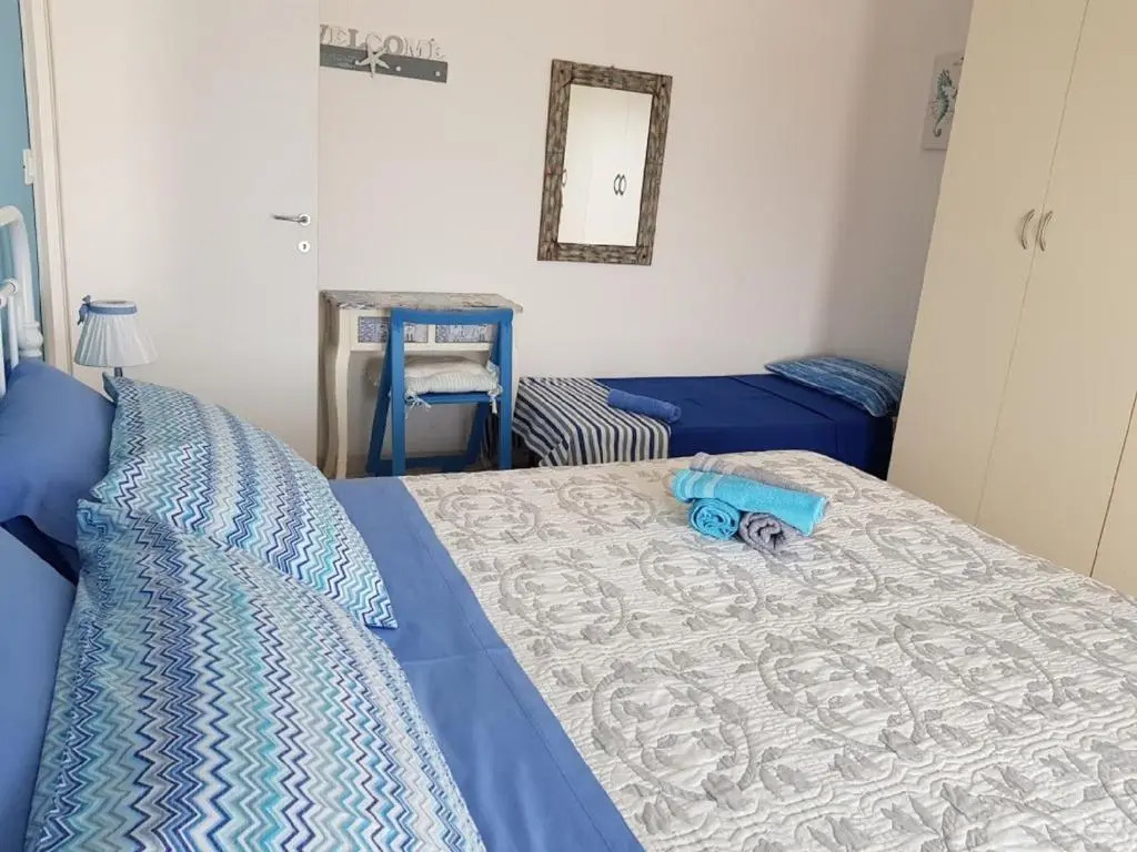 Very cosy house with fabulous sea view!