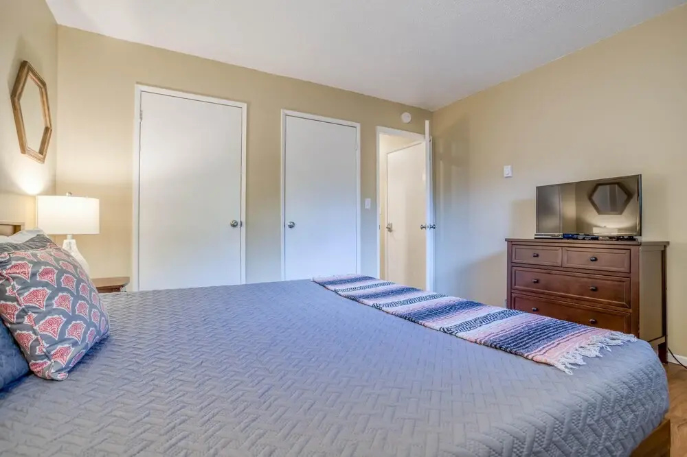 Creekside Condo 136
