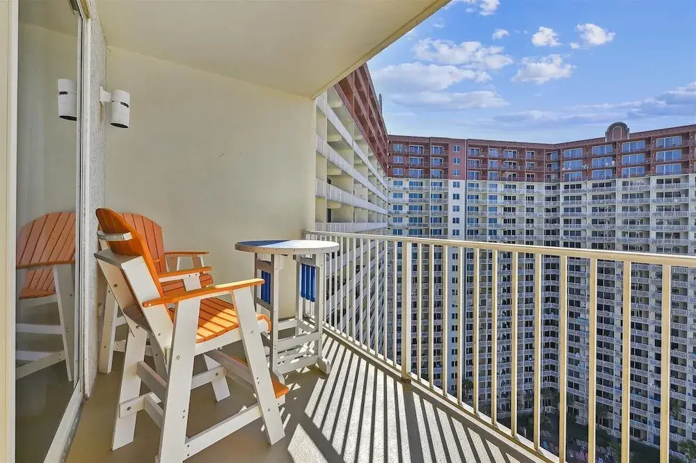 Shores Of Panama 1708 - 1bd + Bunks, Sleeps 6. Super Clean! Free Fun! 1 Bedroom Condo by RedAwning