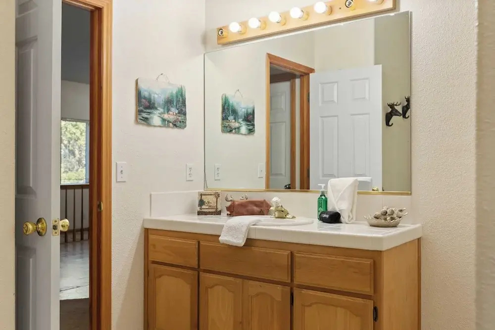 Alpine Retreat w/ Private Deck, Views, Outdoor Dining Alpen Drive by Avantstay