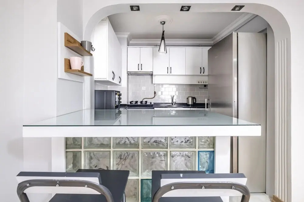 Colorful and Central Flat With Balcony in Besiktas