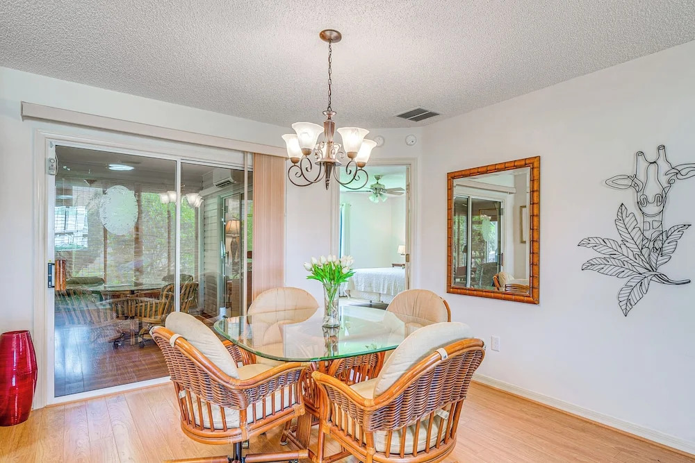 Home in The Villages w/ Lanai & Private Hot Tub