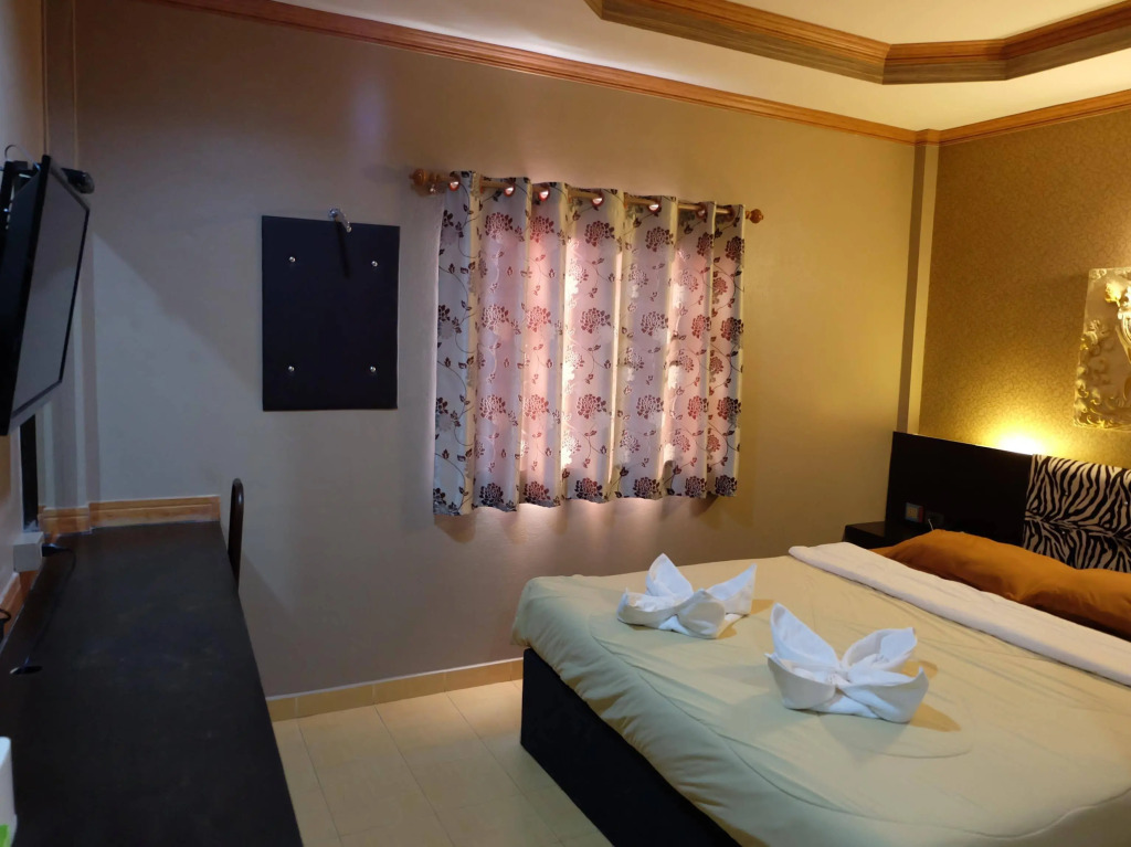 Golden House Hotel Sakaeo Room with breakfast