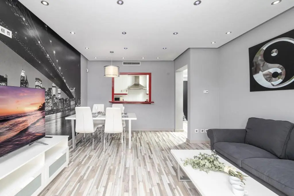 Trendy Apt. Puerto Banús (Free Parking & Pool) - RDR208