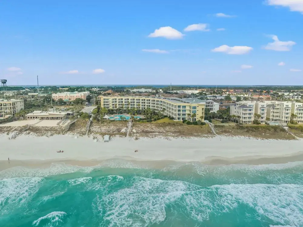 Crescent at Miramar-Gulf Front Luxury Condo-Free Beach Chairs