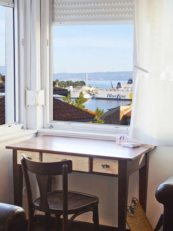 Calm & Relax with private PARKING