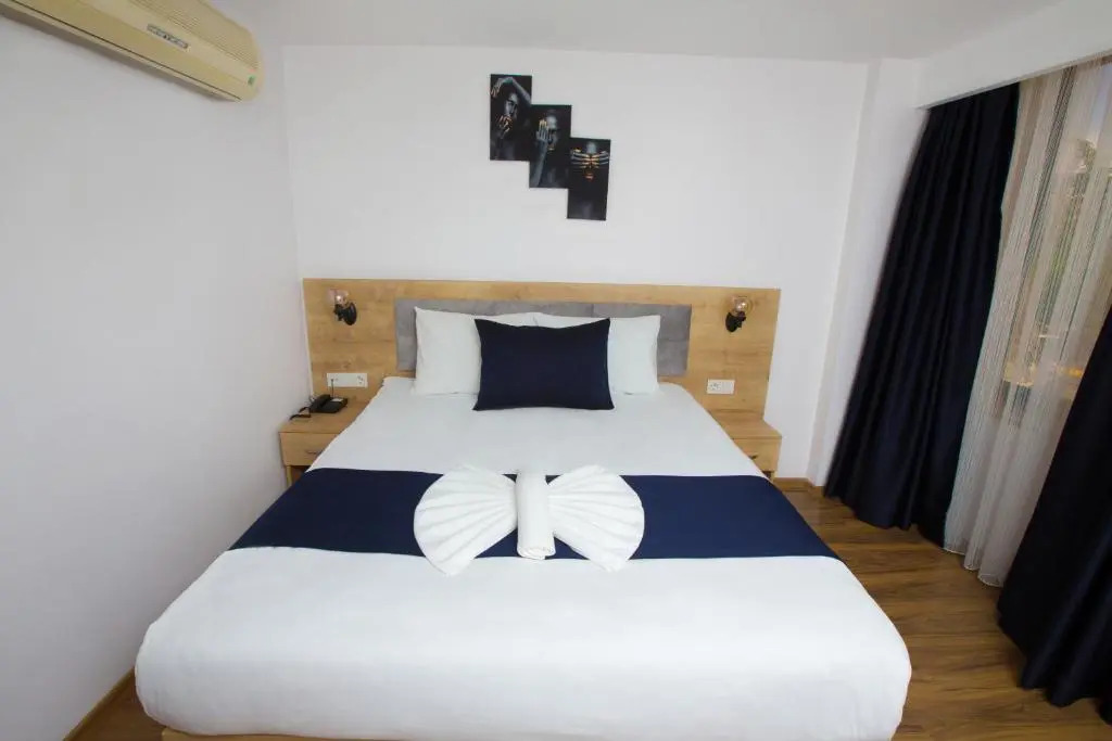 Golden Street Hotel