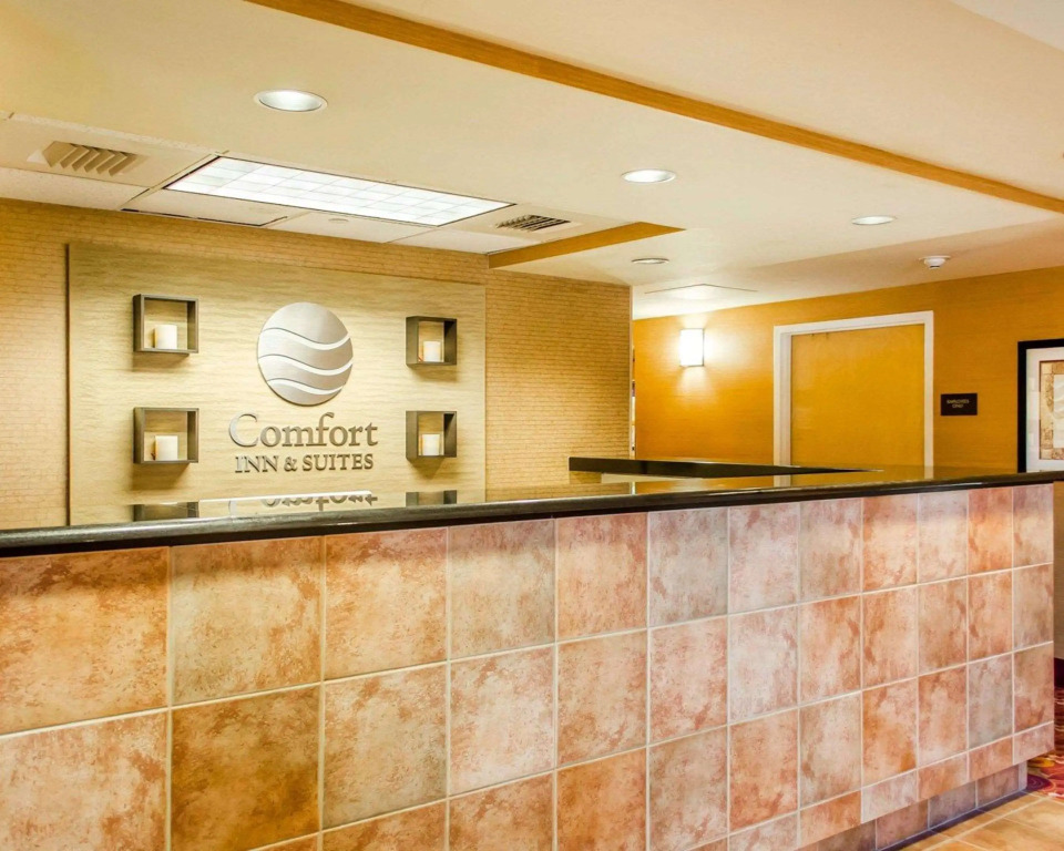 Comfort Inn & Suites York North