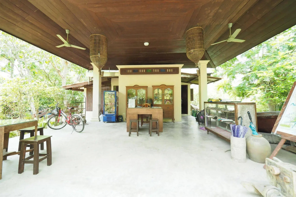 Baan Suan Amphawa