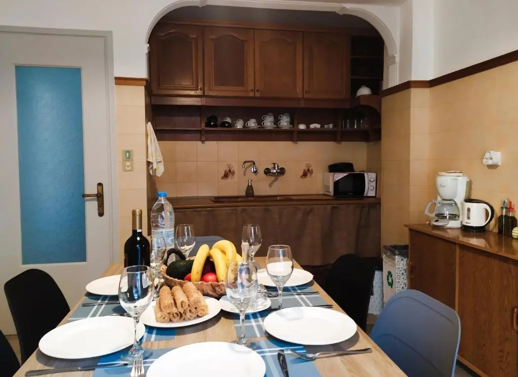 Apartment 94m2, center of Sitia, WiFi, 350m beach