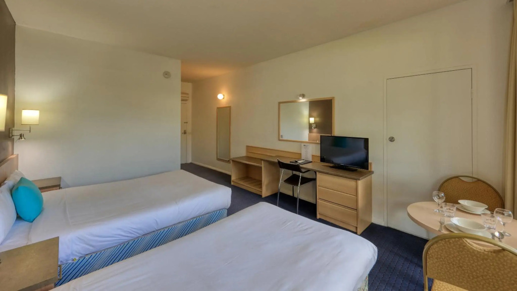 Swan Hill Resort