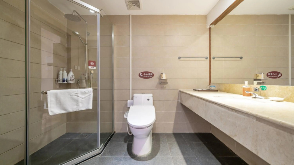 Wenjun Courtyard Hotel Chengdu ,English-Speaking , Pick-up Service ,Laundry Service , Local Tours