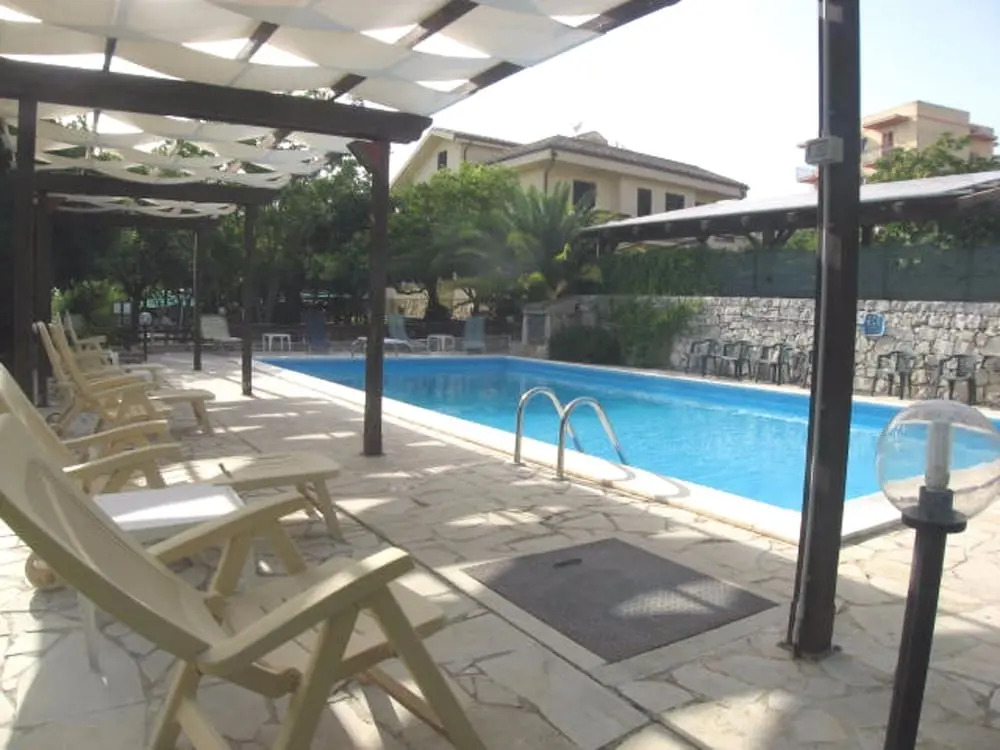 Studio in Modica, With Pool Access, Enclosed Garden and Wifi - 15 km F