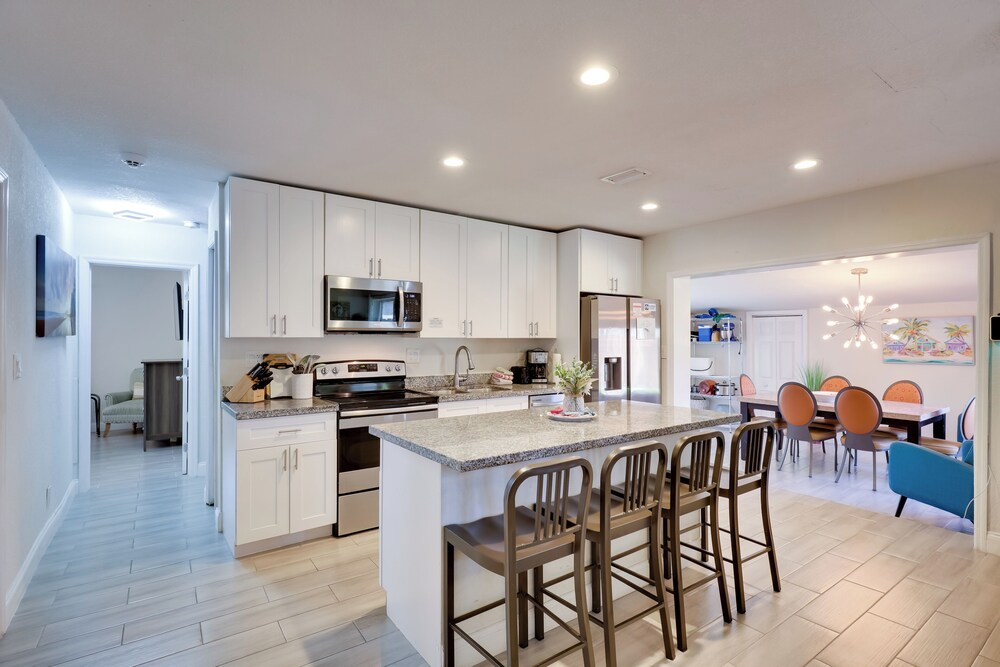Pool & Patio! Gem 4 Mi to Fort Lauderdale Beach