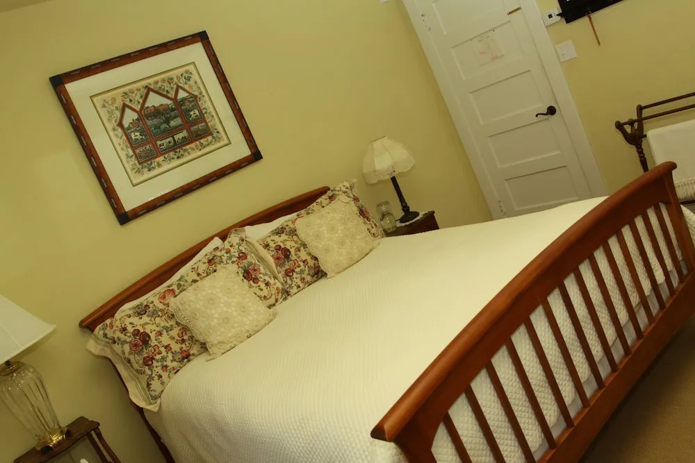 Bear Flag Inn
