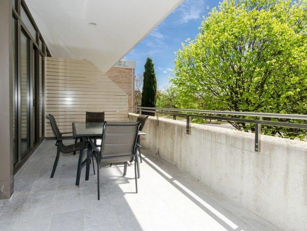 Belconnen Way Hotel & Serviced Apartments