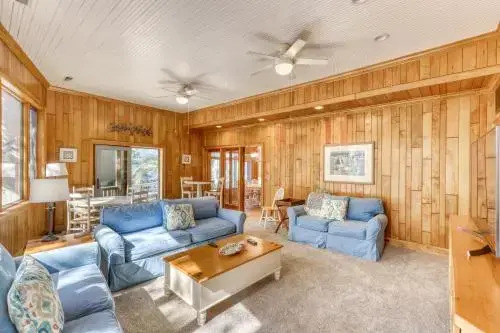 Red Bay 370