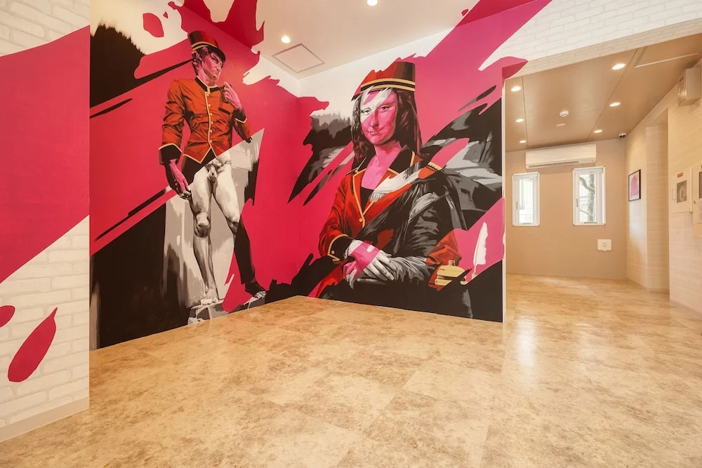 New Normal Hotel in NAMINOUE ニューノーマルホテルイン波の上
