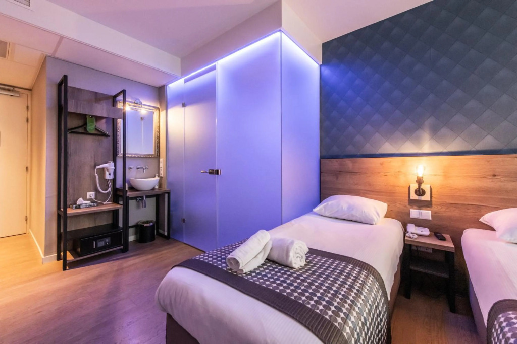 Melrose Hotel