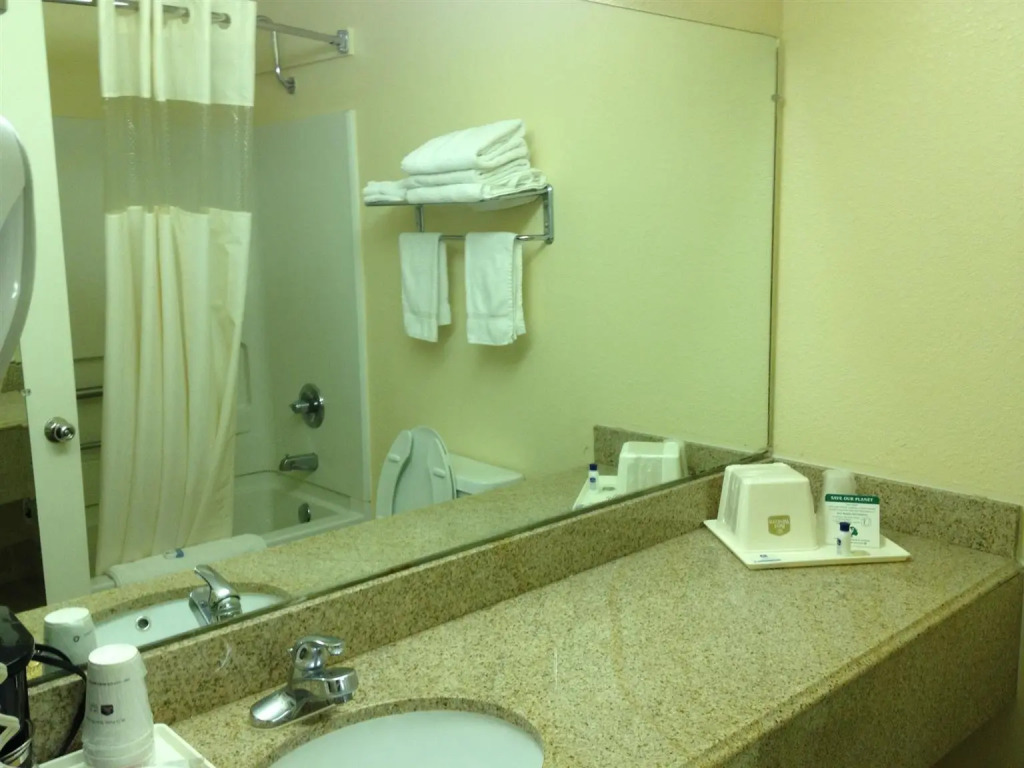 American Inn & Suites West Memphis I-40/I-55