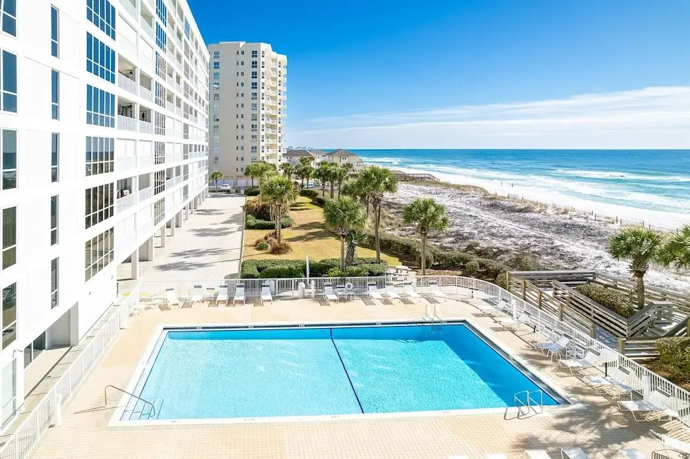 Oceania 807 3 Bedroom Condo by RedAwning