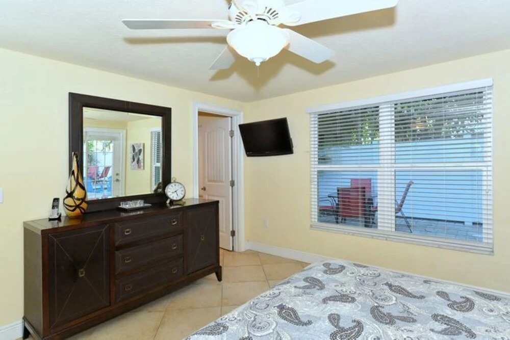 Seagrass Retreat 5 Bedrooms 3 Bathrooms Home