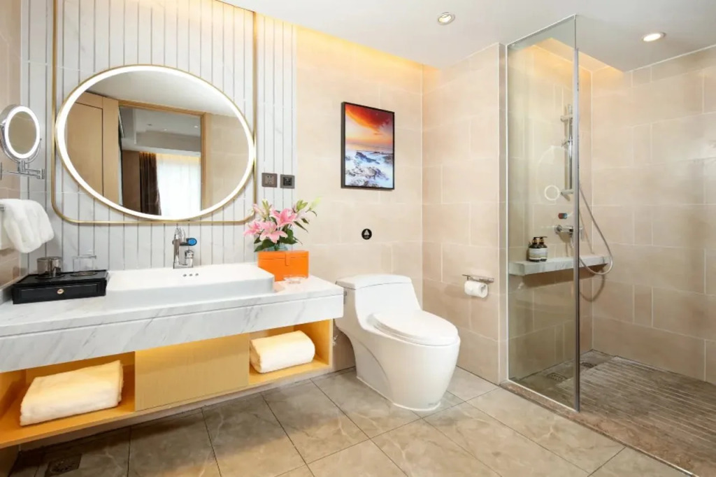 Vienna International Hotel (Chengdu Longquan Automobile City Aviation Academy Branch)