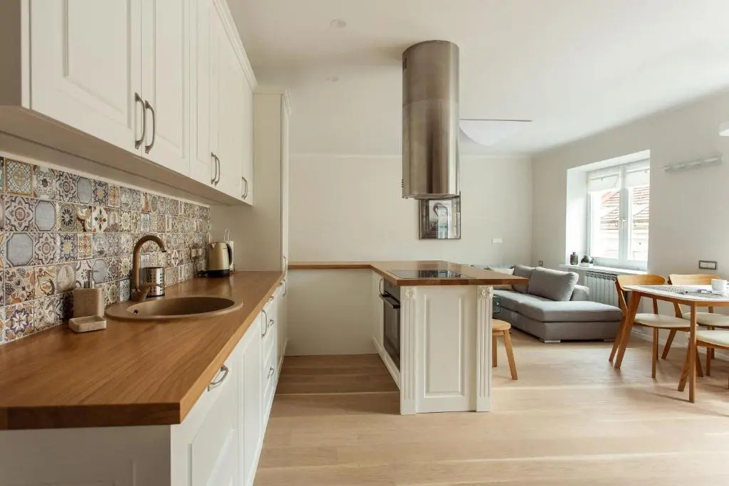 #stayhere - Spacious 2BDR Two Floor I Heart of Old Town