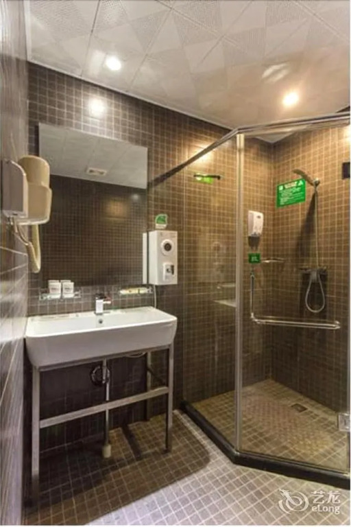 Motel 168 Dalian Jiefang Plaza