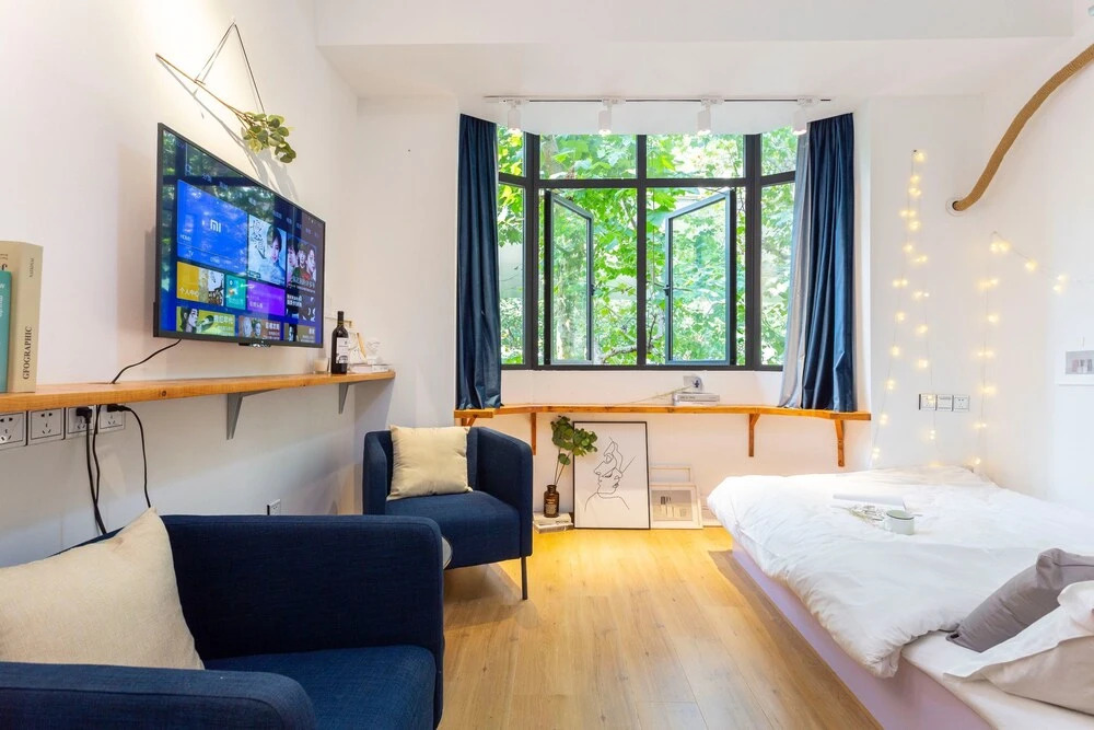 Hard Candy Apartment No.20