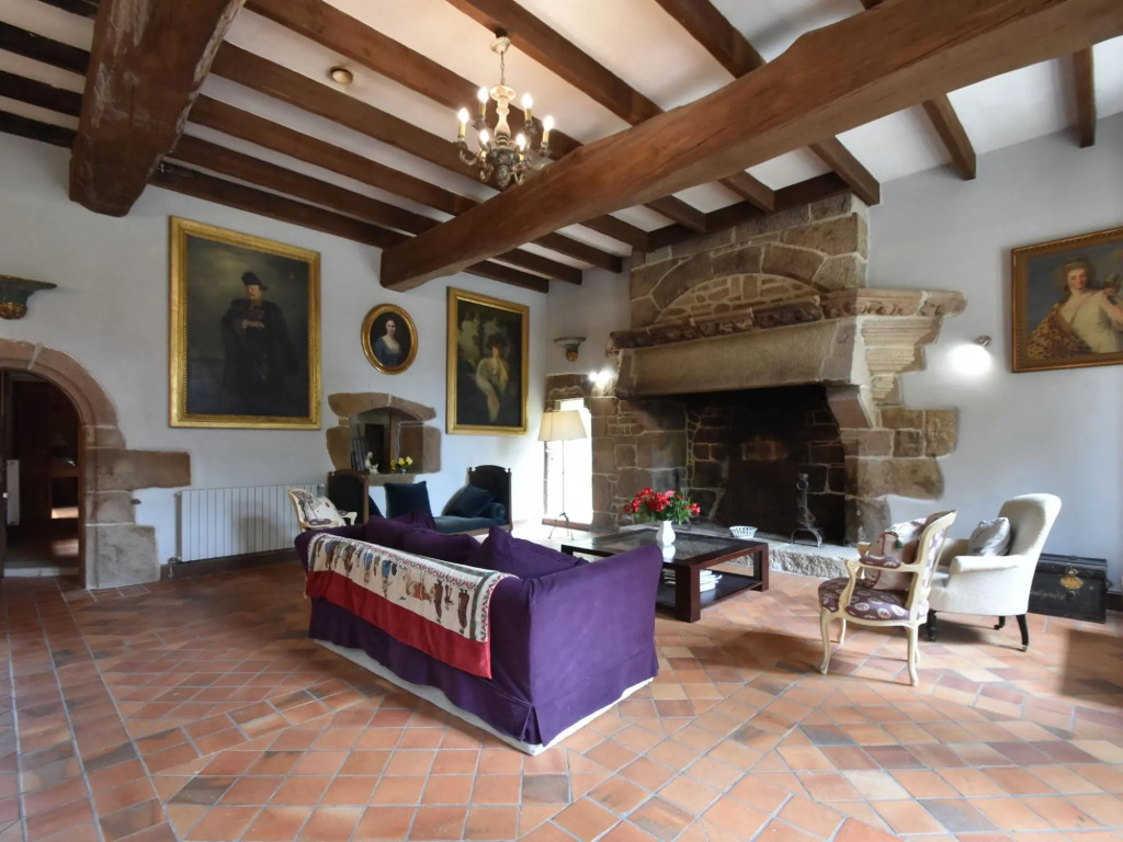 Lake Mansion in Plourin-lès-Morlaix