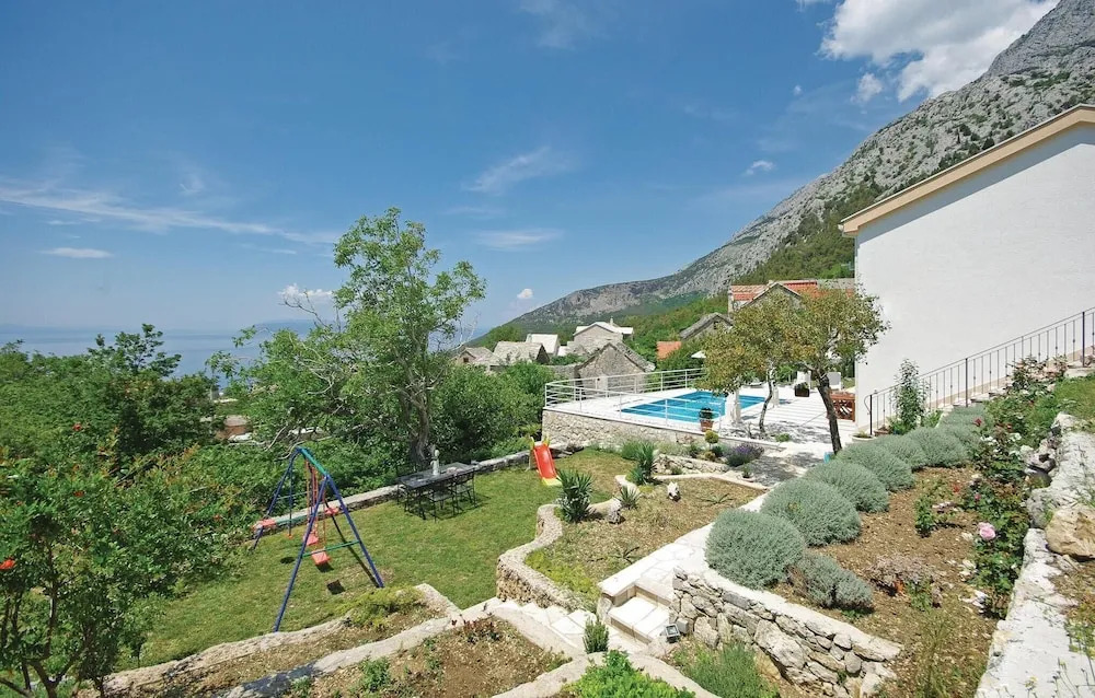 Awesome Home In Gornje Tucepi