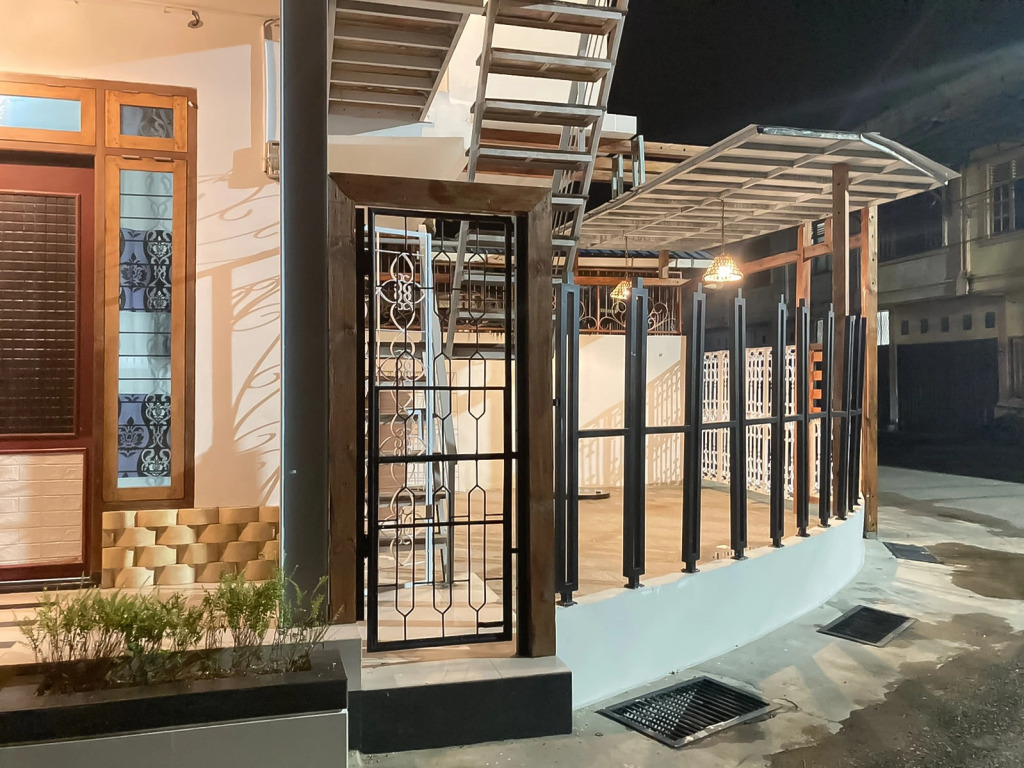 RedDoorz Syariah near Pasar Aceh Shopping Centre