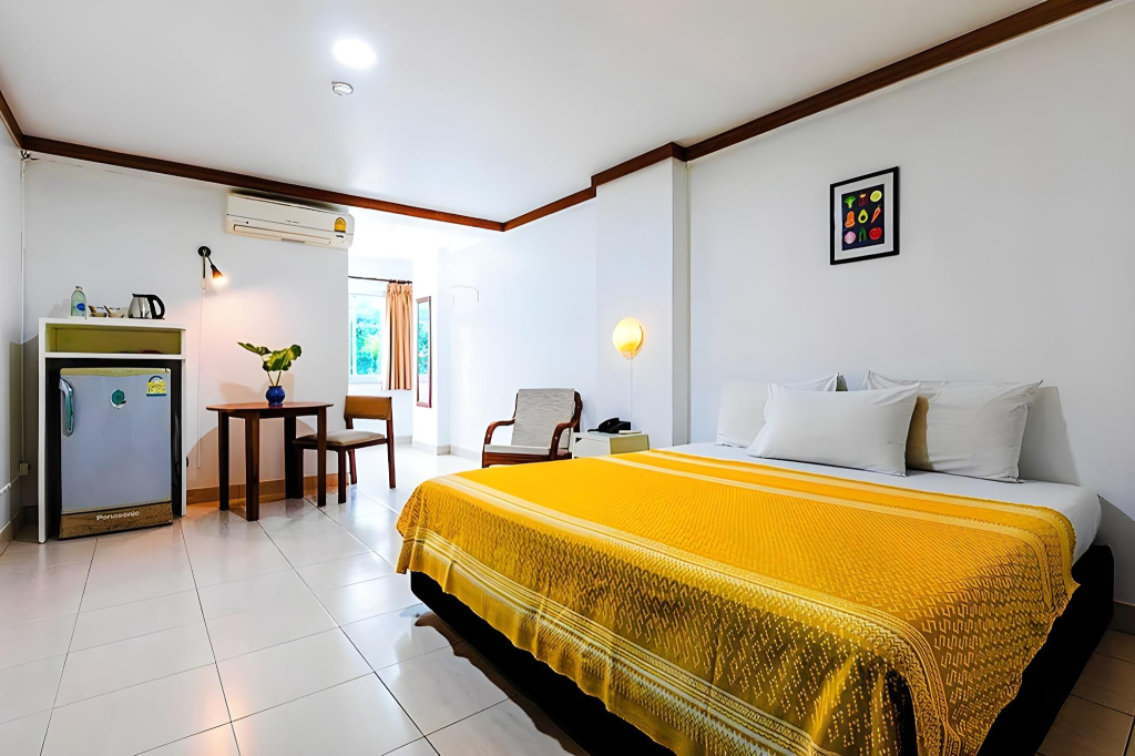 Collection O Howard Square Boutique Hotel