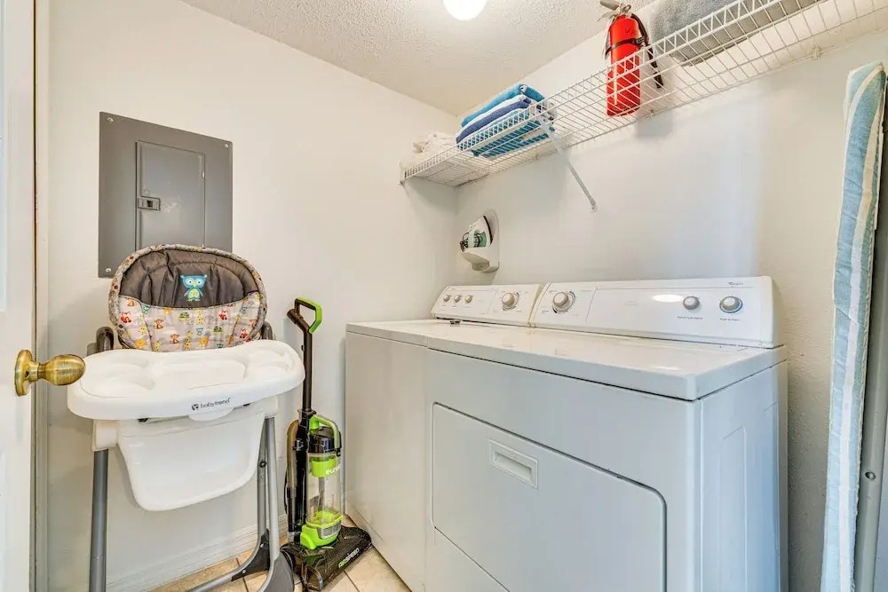 Townhouse in Lake Berkley Resort! 5 Mi to Old Town