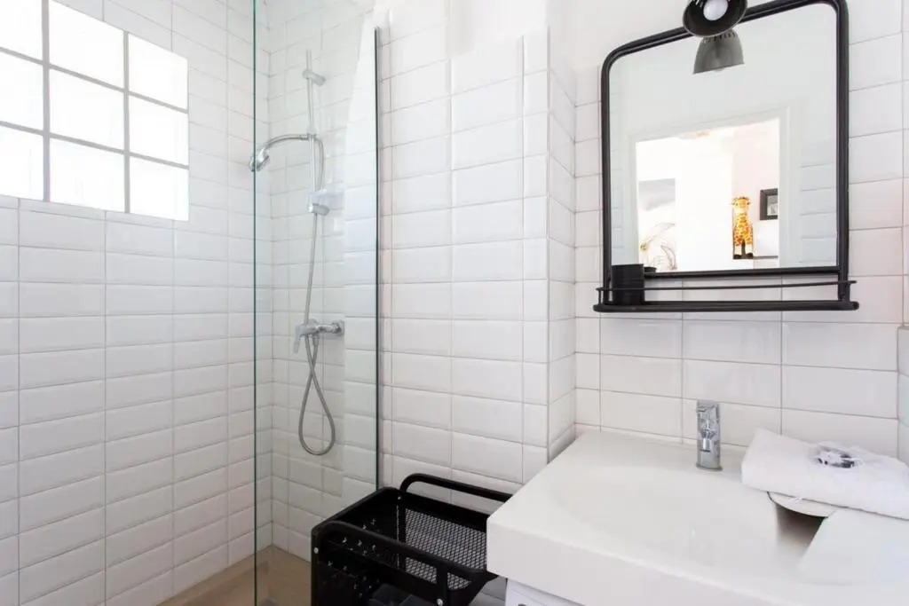 Furnished air-conditioned studio classified 2 stars near the beach&old port