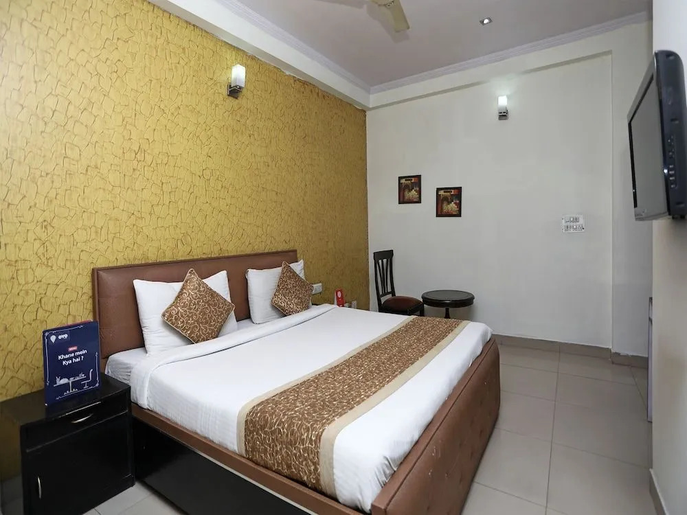 OYO 14875 The Imperial Residency