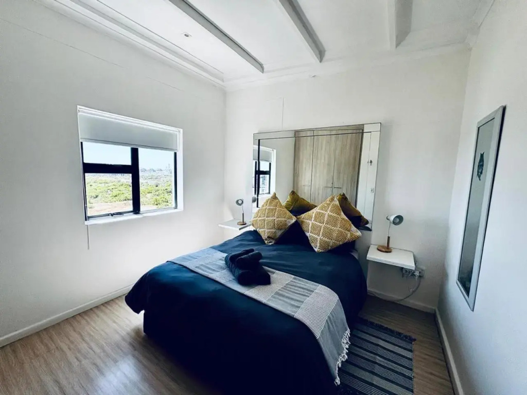 Big Bay Stunning Upmarket Apartment