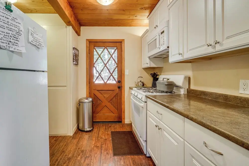 Near Slopes, Donner Lake & Trails! Woodsy Retreat