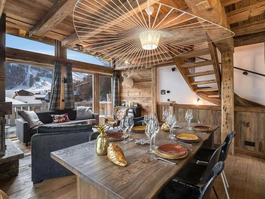 Chalet de Luxe à Val d'Isère avec Jacuzzi et Hammam - FR-1-567-8