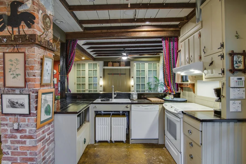 Little House Nashville by RedAwning