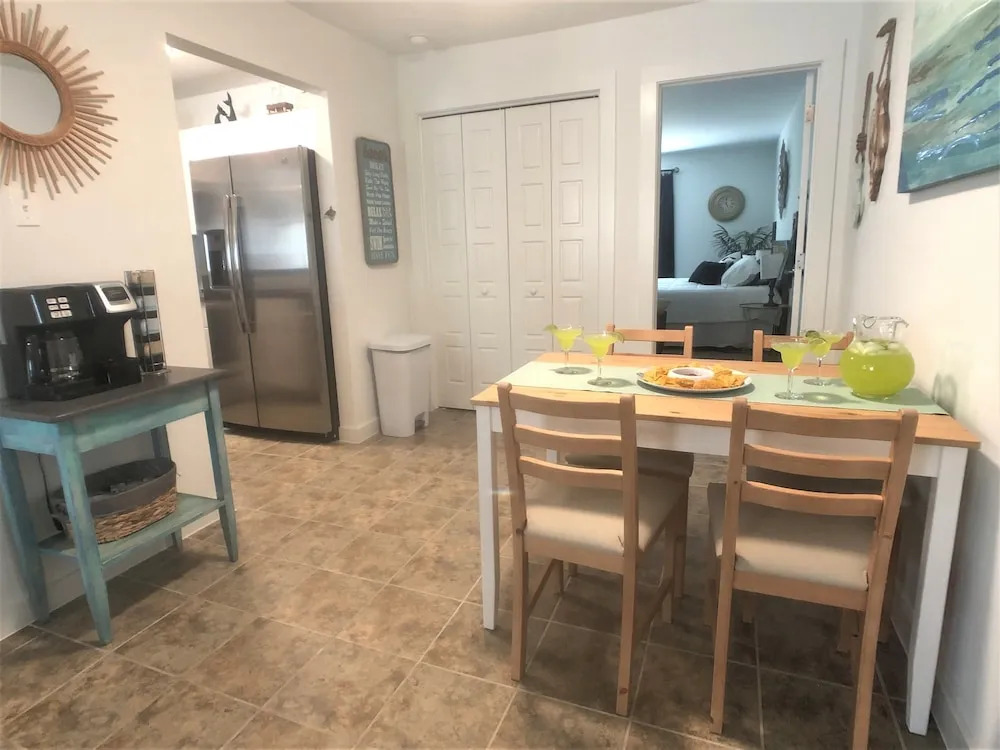 Barefoot Ec204 2 Bedroom Condo