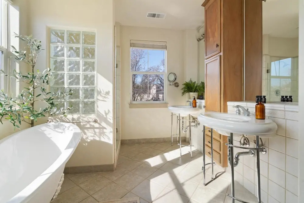 Fiano by Avantstay Centrally Located Haven w/ Stunning Courtyard & Pool Table
