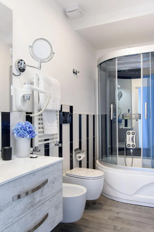 Les Suites des Tout le Monde