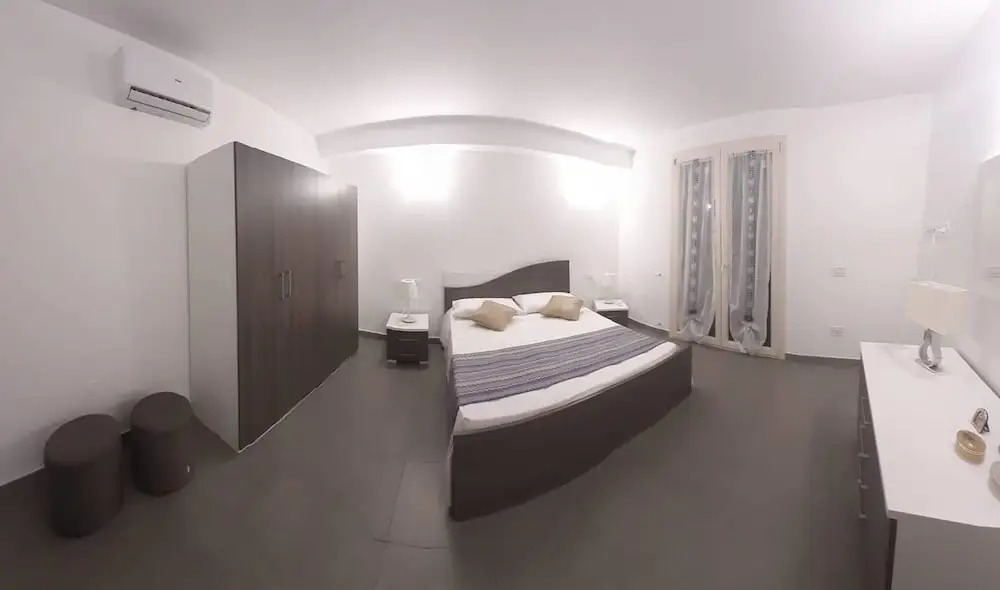 Two-story House in the City -climatized - Wifi