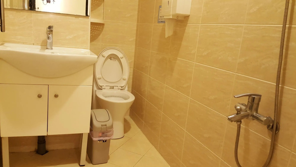 橙舍一館 TW Hostel I