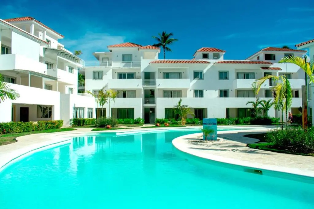 Deluxe E1, 2 Br, Pool,Terrace,Close To The Beach!