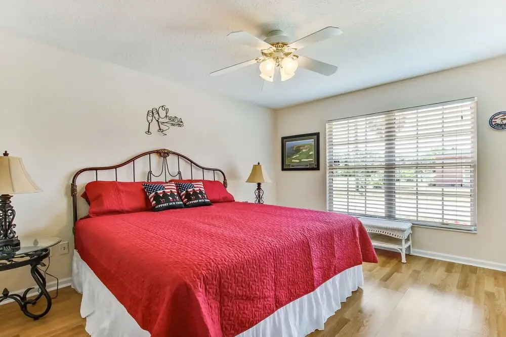 Walk to Beach, Spacious House, Huge Outside Patio