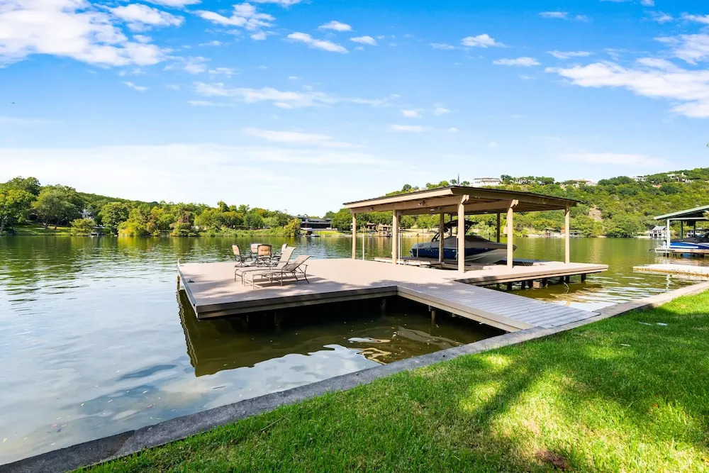 The Arrive Stillwater Estate On Lake Austin 3 Bedroom Estate