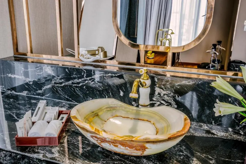 Winsuites Saigon Hotel - Complimentary Afternoon Tea & Refreshments